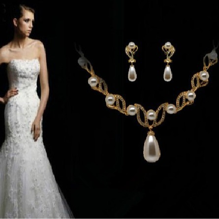 Joyería europea y americana al por mayor 18K de oro de alta calidad de cristal diamante perla collar pendientes de la joyería de dos piezas conjunto