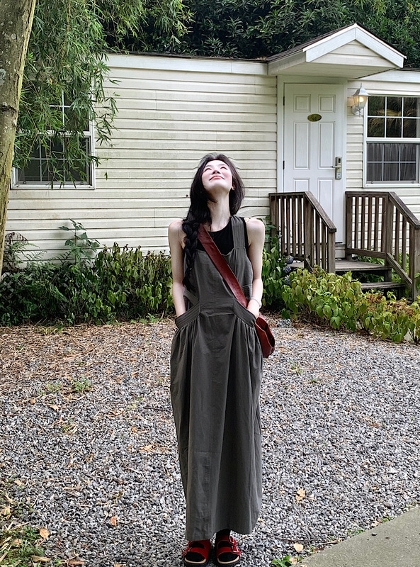 Vintage Strap Dress for Women 2025 Summer New Petite Design Loose Pleated Straight Long Dress Trend