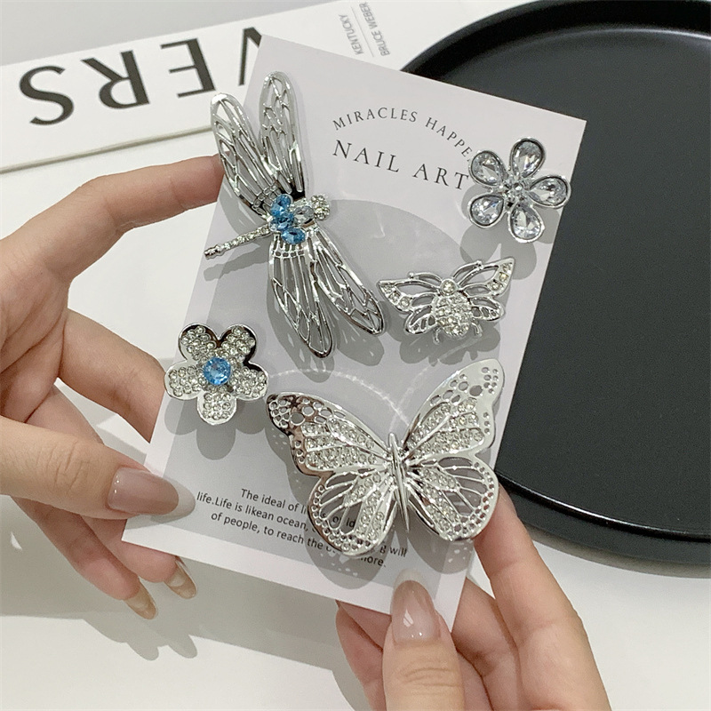 실버 가든 [5종 세트]에는 신발이 포함되어 있지 않습니다.