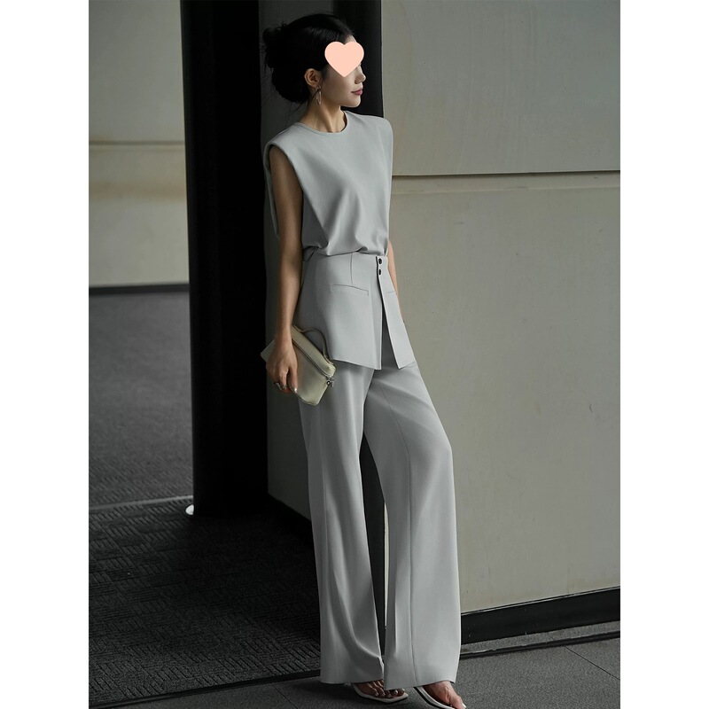 2026 Summer New Style Sleeveless Top + Wide-Leg Pants Set for Women, Elegant Commuter Two-Piece Set with Beading 2026 Summer New Style Sleeveless Top + Wide-Leg Pants Set for Women, Elegant Commuter Two-Piece Set with Beading