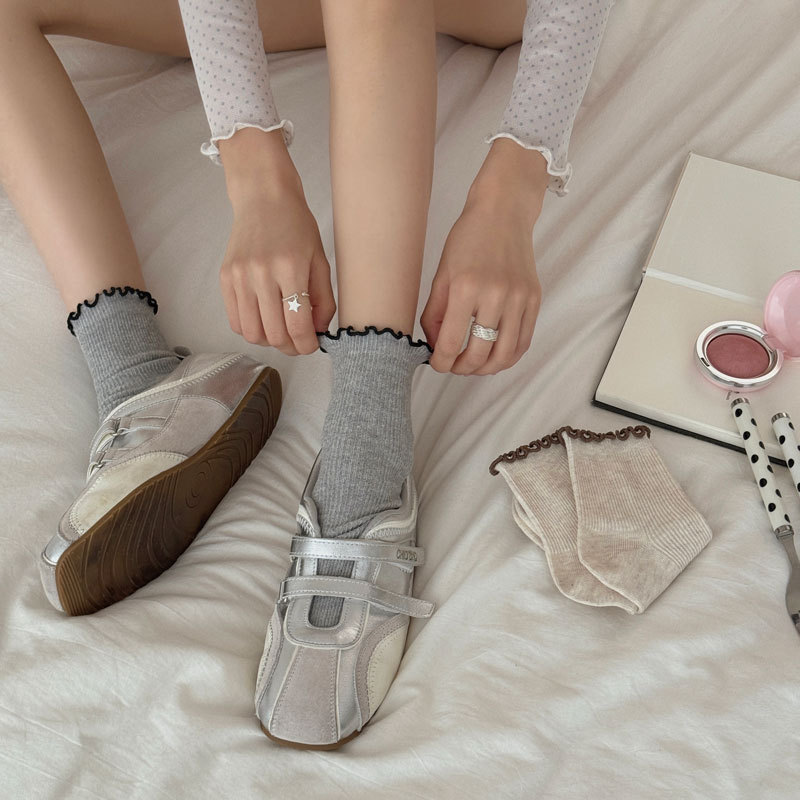 Spring New Style Solid Color Lace Cuff Short Socks for Women, Simple Thin Vertical Stripe Design, Double Needle Cotton Socks