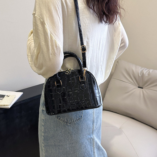 Beautiful Fashion Simple Trendy Handbag  Spring New Simple Casual Retro Single Shoulder Messenger Bag Women's Bag