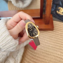 ����ɯ���N���^�ֱ�ŮʿС���r���p�ݸ߼���Ů��Ƥ��ʯӢ�����l