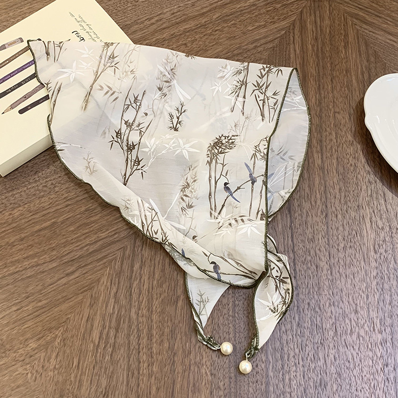 Caída de perlas de bambú verde oscuro