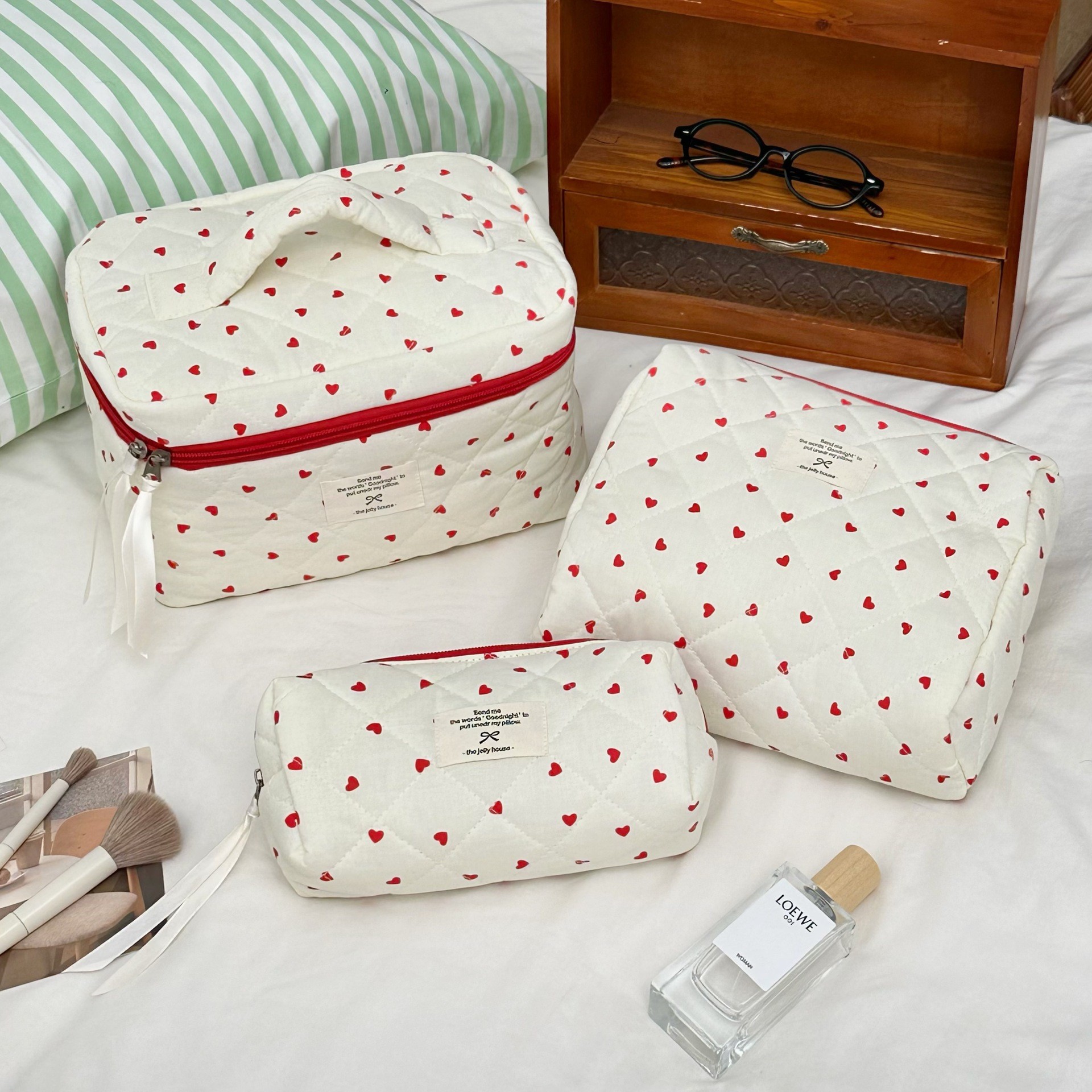 Versión coreana de la bolsa de cosméticos con lazo simple, bolsa de lavado de viaje portátil de gran capacidad, bolsa de almacenamiento de cosméticos para niñas