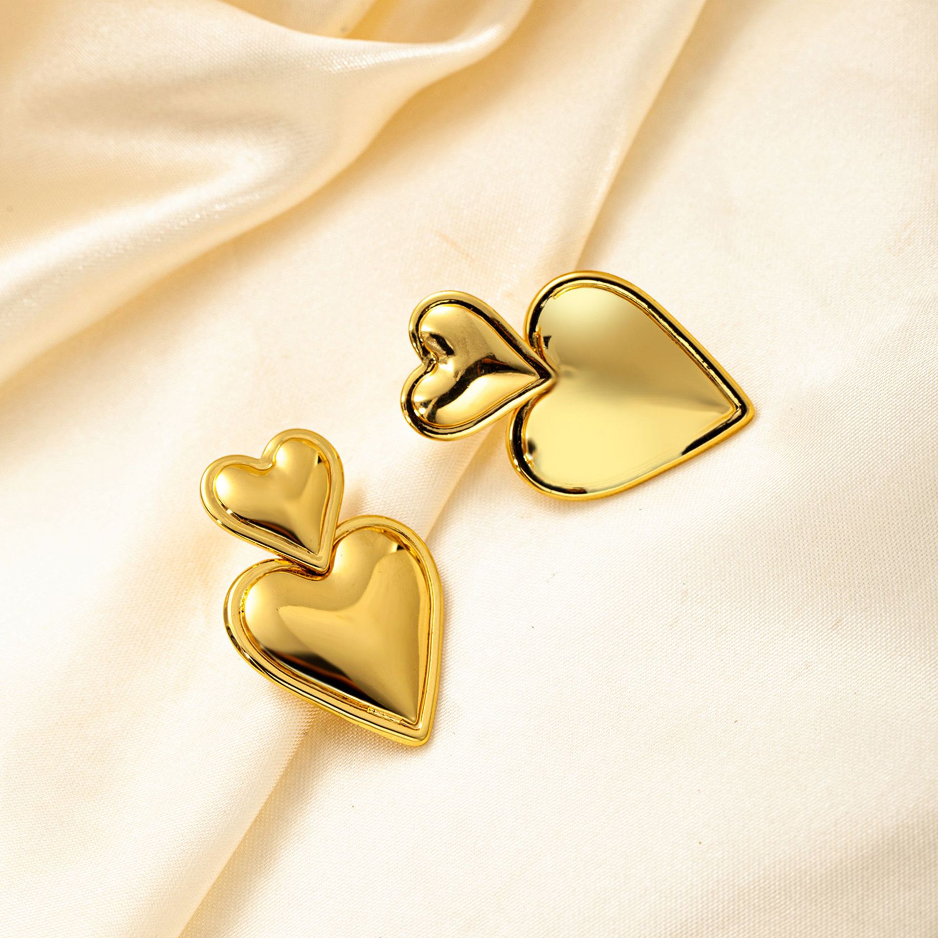 12g Weight 0.03µm Gold Plating Thickness Electroplated Gold Plating Process 201 Stainless Steel Ear Needle Material Golden Plated Plating Material Stone-Free Inlay Material Ear Studs Classification 1 Pair Quantity Casual Occasion 201 Stainless Steel Material Heart Shape Pattern Women's Gender Simple Style Style Plating Craft 1 Pair Simple Style Heart Shape Plating Titanium Steel Ear Studs 9