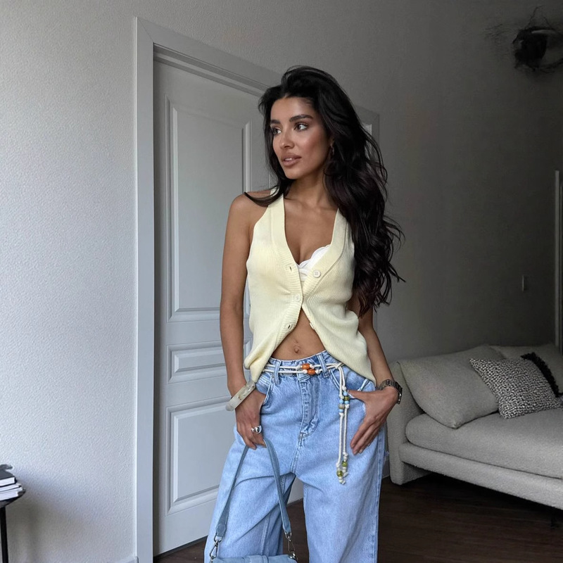 European and American V Neck Camisole Women's Summer Short Cardigan 2025 New Single-Breasted Sleeveless Halterneck Knitwear Top