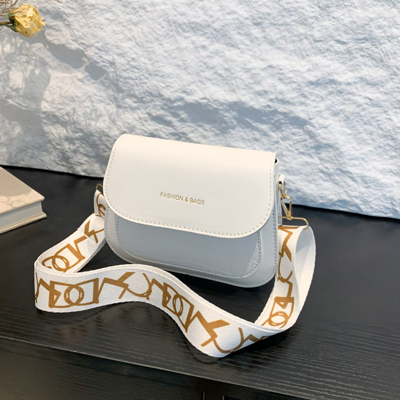 Cross-border New Saddle Bag Crossbody Small Bag Women's Bag New Fashionable Elegant Simple Shoulder Stylish Retro Small Square Bag