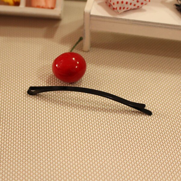black hairgrip