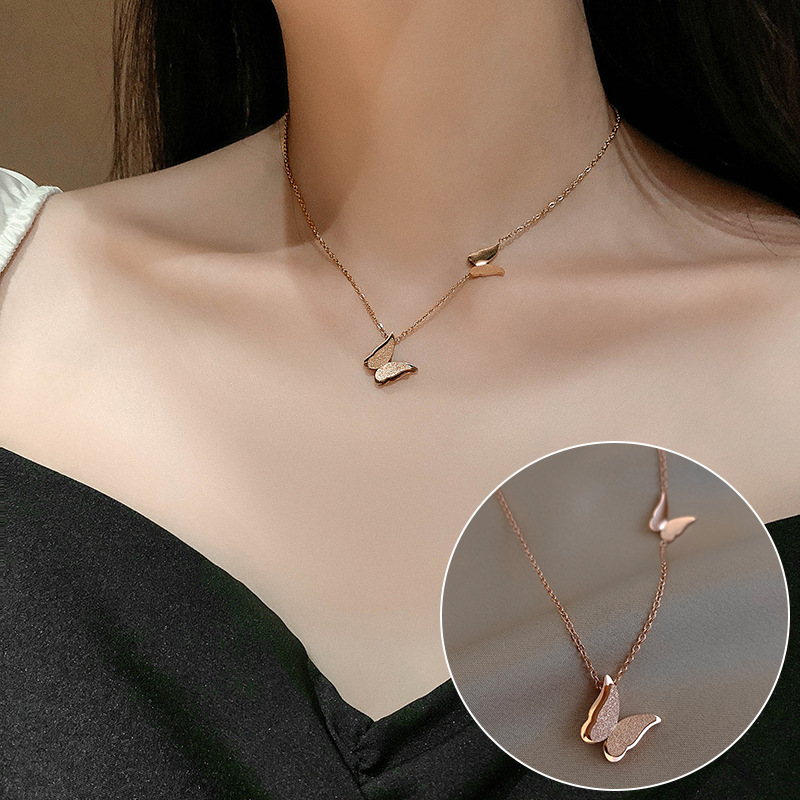 Nuevo collar de acero de titanio incrustado en diamantes para mujeres todo a juego ins Internet celebridad luz Cadena de clavícula de lujo elegante joyería de alto grado que no se desvanece