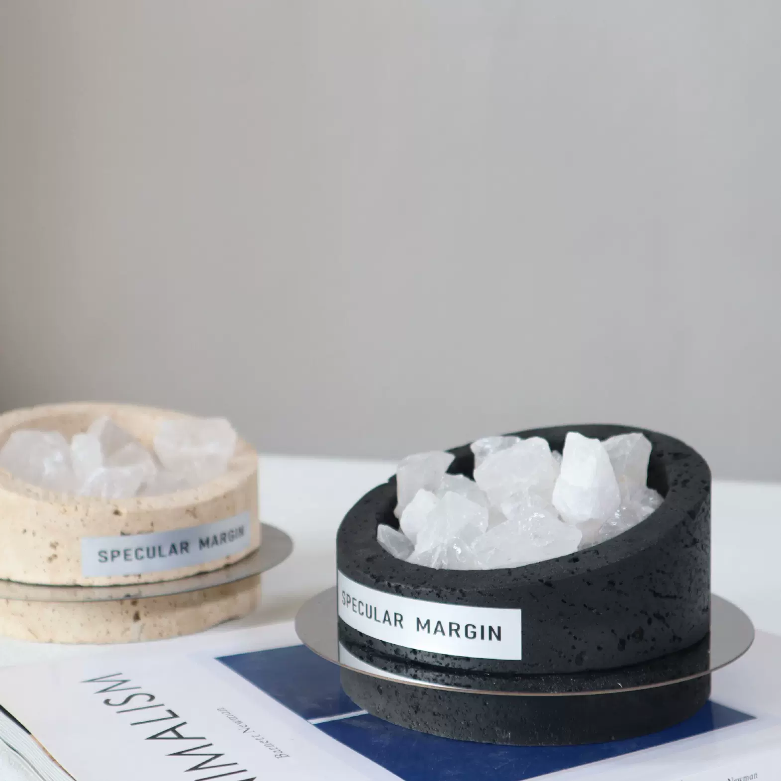 现代轻奢创意高级感洞石无火香薰摆件晶石扩香器样板间酒店装饰品