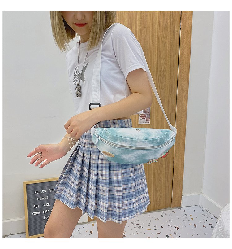 The 2024 new style of Japanese Harajuku trendy single-shoulder bag, a unique tie-dyed girl's chest bag, is fashionable and versatile. It's a single-shoulder crossbody bag undefined