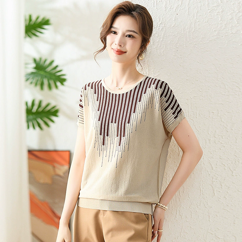 Мама иностранная футболка с короткими рукавами из ледяного шелка среднего возраста женская летняя мода маленькая рубашка среднего и пожилого возраста 2025 новая одежда
