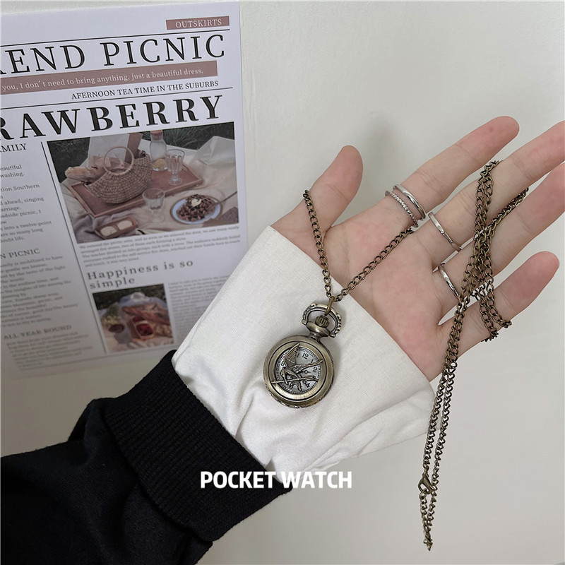 The Hunger Games Mockingjay Anime Hollow Pocket Watch for Women, Retro Flip Mini Student Trendy Men's Necklace Pendant Watch