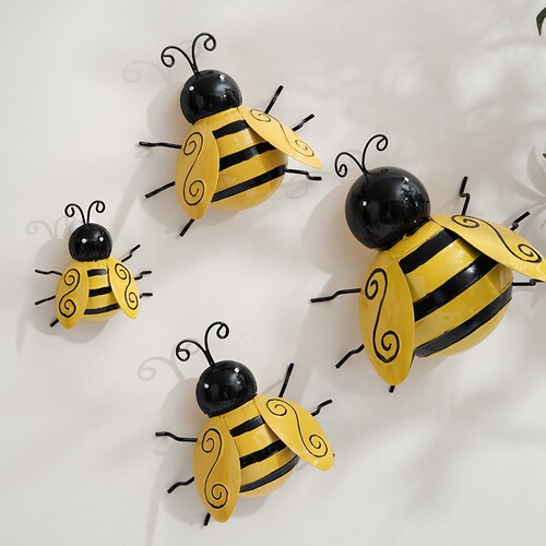 Creative outdoor iron art simulation bee seven-star ladybug pendant courtyard garden kindergarten lawn decoration small ornaments