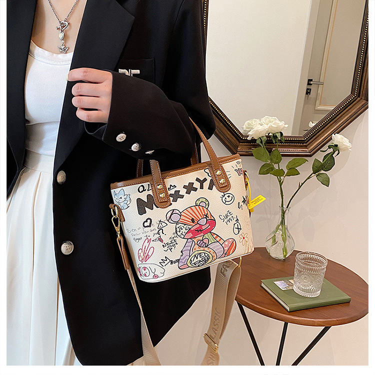 Women's Graffiti Shoulder Bag Large Capacity Fashion Bucket Bag_voghion.com