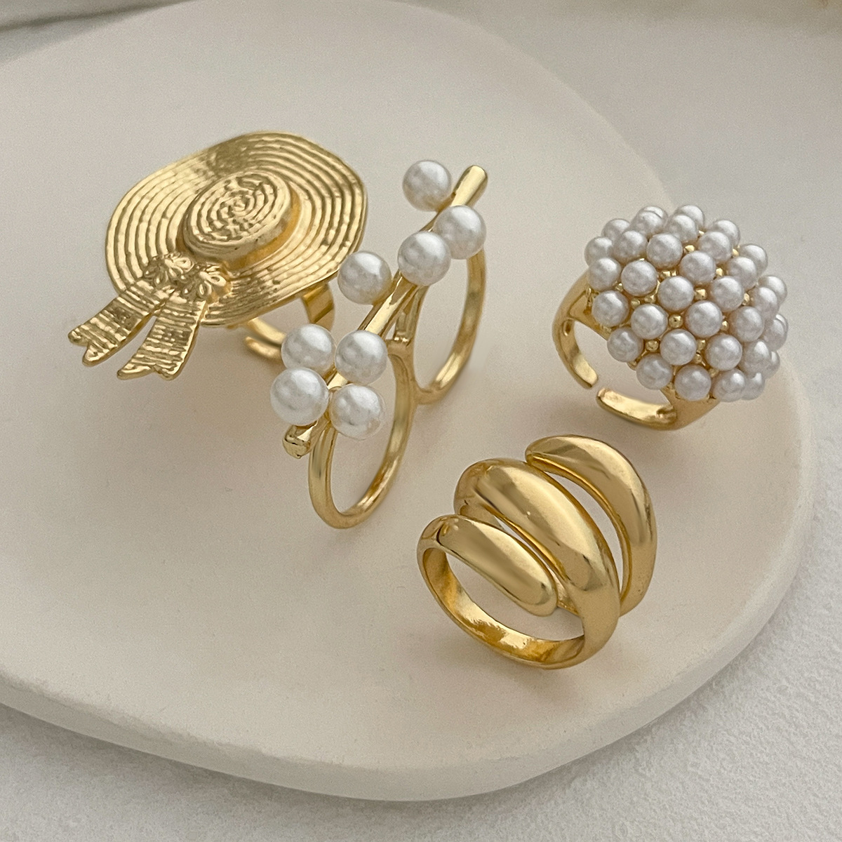 10g Weight Rings Classification Adjustable Ring Size 1 Piece Quantity Holiday Occasion Imitation Pearl, Alloy Material Waves, Flower Pattern 2025 Spring and Summer Season Women's Gender Plating Design Glam, Exaggerated Style Glam Exaggerated Waves Flower Imitation Pearl Alloy Plating Women's Rings 12