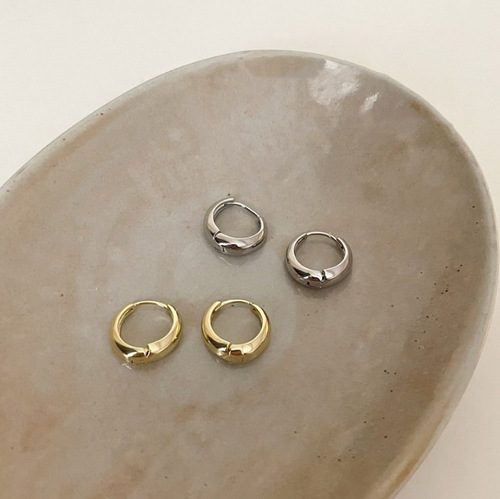 Gold and Silver French Minimalist High-End Earrings for Women, Unique Cold-Tone Design, Fashionable Commute Simple Earrings