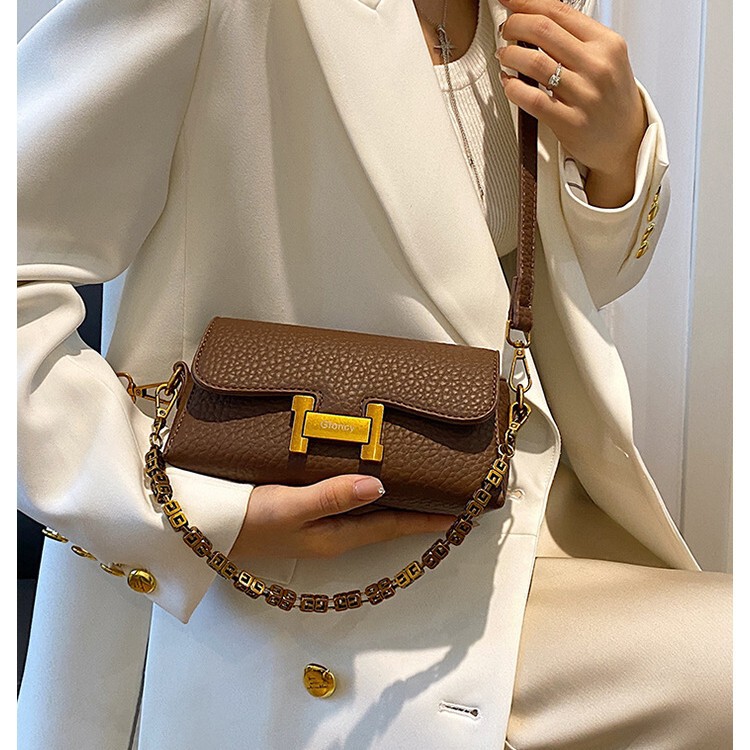 One-Shoulder Underarm Bag with a High-End Feel, Versatile Textured Crossbody Small Square Bag, Popular Chain-Style Korean Retro Niche Bag for Women