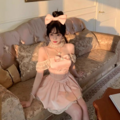 フレンチバレエ風小飛袖ストラップワンピース女性春夏デザイン感小柄お姫様スカートウエストショートスカート