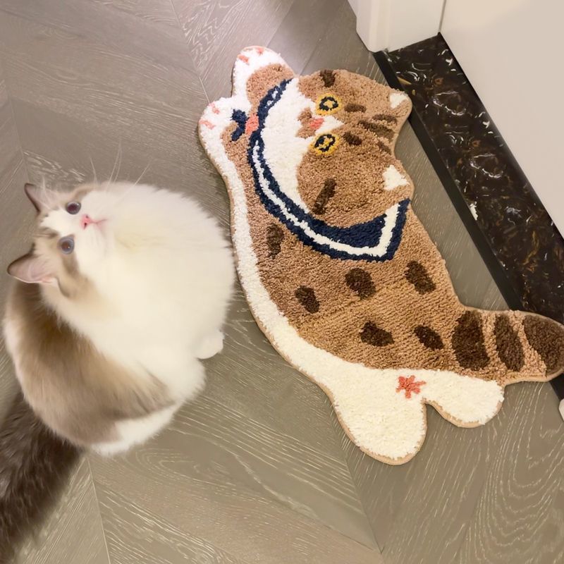 かわいい異形の不規則なカシミヤのじゅうたんの浴室の厚い毛の吸水の足のマットの猫のじゅうたんのラベルをまねて代行します。|undefined