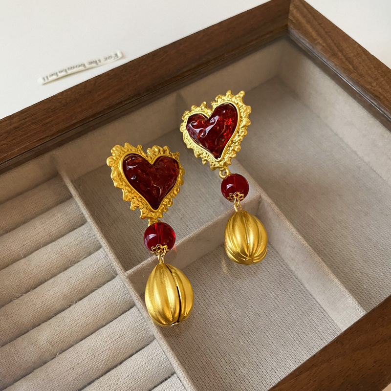Retro Heart Shape Copper Plating Resin Earrings 1 Pair