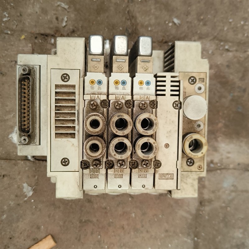 【议价】SMC电磁阀组一套，拆机的有油污介意勿扰，实图
