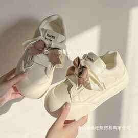 百搭圆头小白鞋韩版厚底板鞋女设计感小众2025新款运动休闲面包鞋