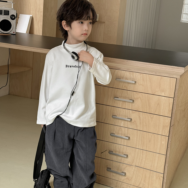 Haima's Boys 2024 Invierno Nueva camisa de fondo de terciopelo alemán Camiseta de manga larga Ropa de medio cuello alto Ropa de invierno de moda coreana