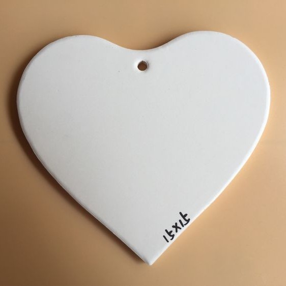 8. 하트 모양의 펜던트