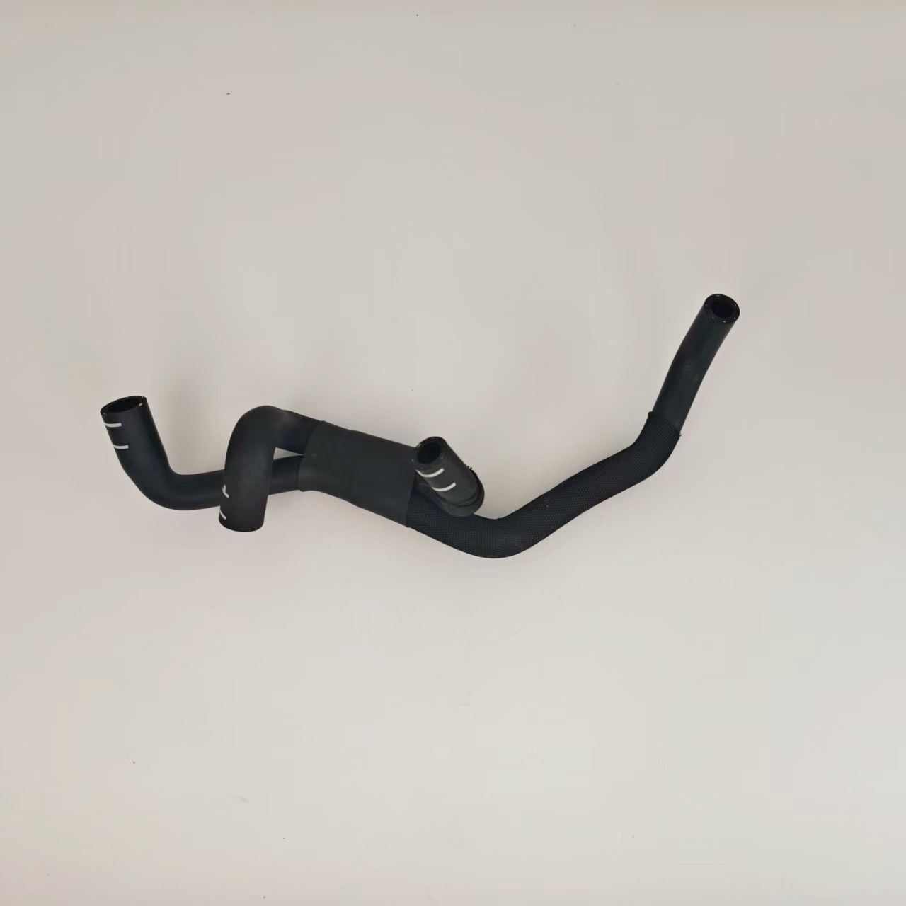 Suitable for Audi A7 C7 coolant hose, OE 06H121057AM, engine rubber water hose, model number 3589