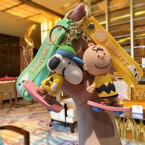 Snoopy Tom and Jerry Cartoon Keychain Personalized Skateboard Doll School Bag Pendant Car Keychain Small Commodity