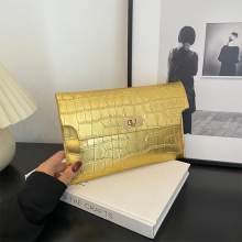 信封包洋气复古鳄鱼纹手拿包新款优雅气质休闲小包包简约手拿包女