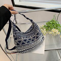 Large Capacity Canvas Bag for Women 2022 Summer New Trendy University Students Classy Commute Tote Bag