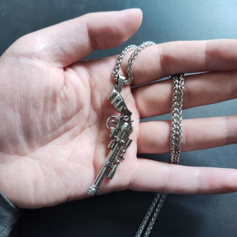 Fashionable personalized denim revolver necklace, male female duel, hip-hop cool and versatile pendant, trendy_voghion.com