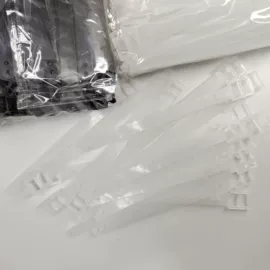 证件卡、挂绳;行李牌;塑料工艺品