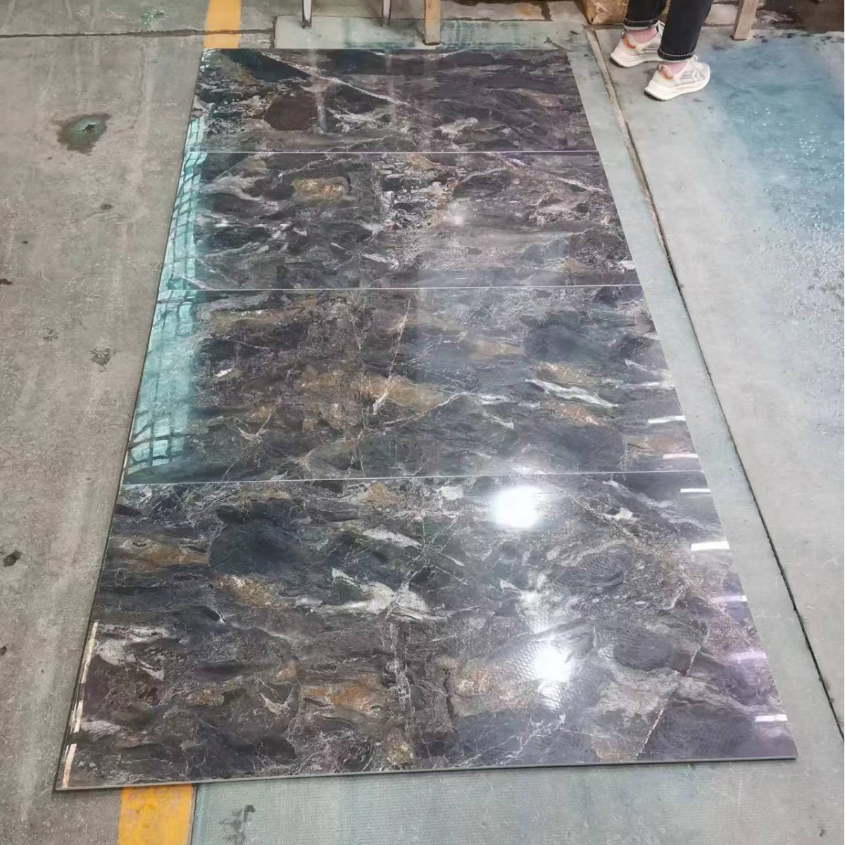 600x1200x9mm引流款-亮上墙铺地电视沙发背景墙佛山岩板源头工厂