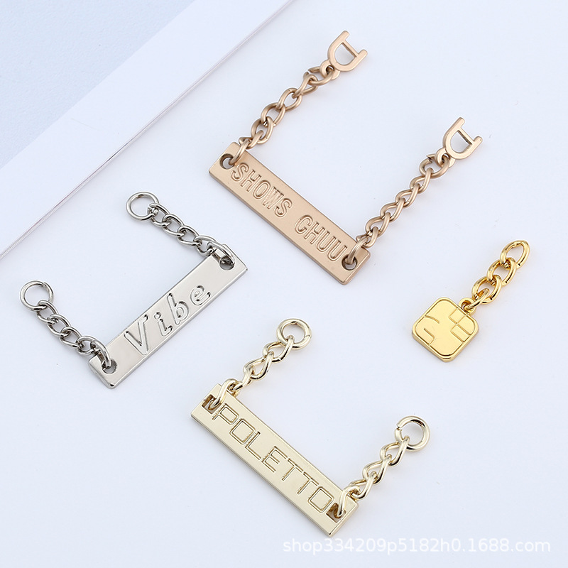 工厂可定金属领标服装五金链子铭牌压铸凹凸logo光面锌合金标牌