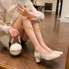 2024新款女鞋秋季法式玛丽珍浅口单鞋粗跟羊皮一字带方头小皮鞋