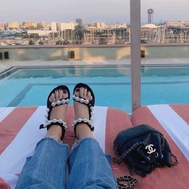 连衣裙;女式T恤;女式针织衫