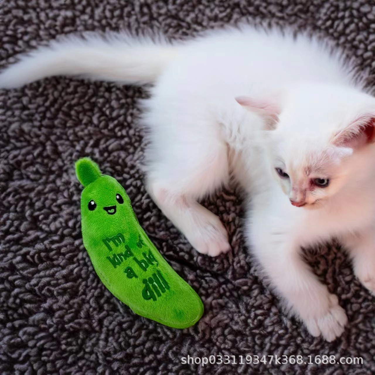 Nuevo estilo transfronterizo chew toy muñeco de pepino de peluche gato mordiendo menta gatera juguetes de sonido suministros para mascotas