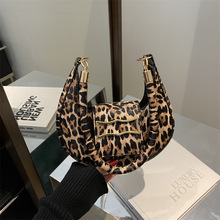 �p�ݕr�б��y�������°�Ů2025�¿����ٴ�μ���߼���Ҹ�°�