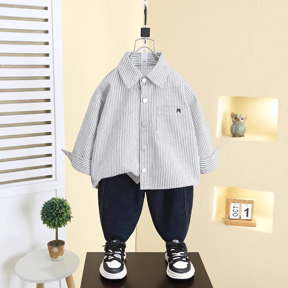 7793 Camisa de primavera para niños Camisa a rayas occidental para niños 2025 Chaqueta de manga larga de primavera para bebés para niños nuevos