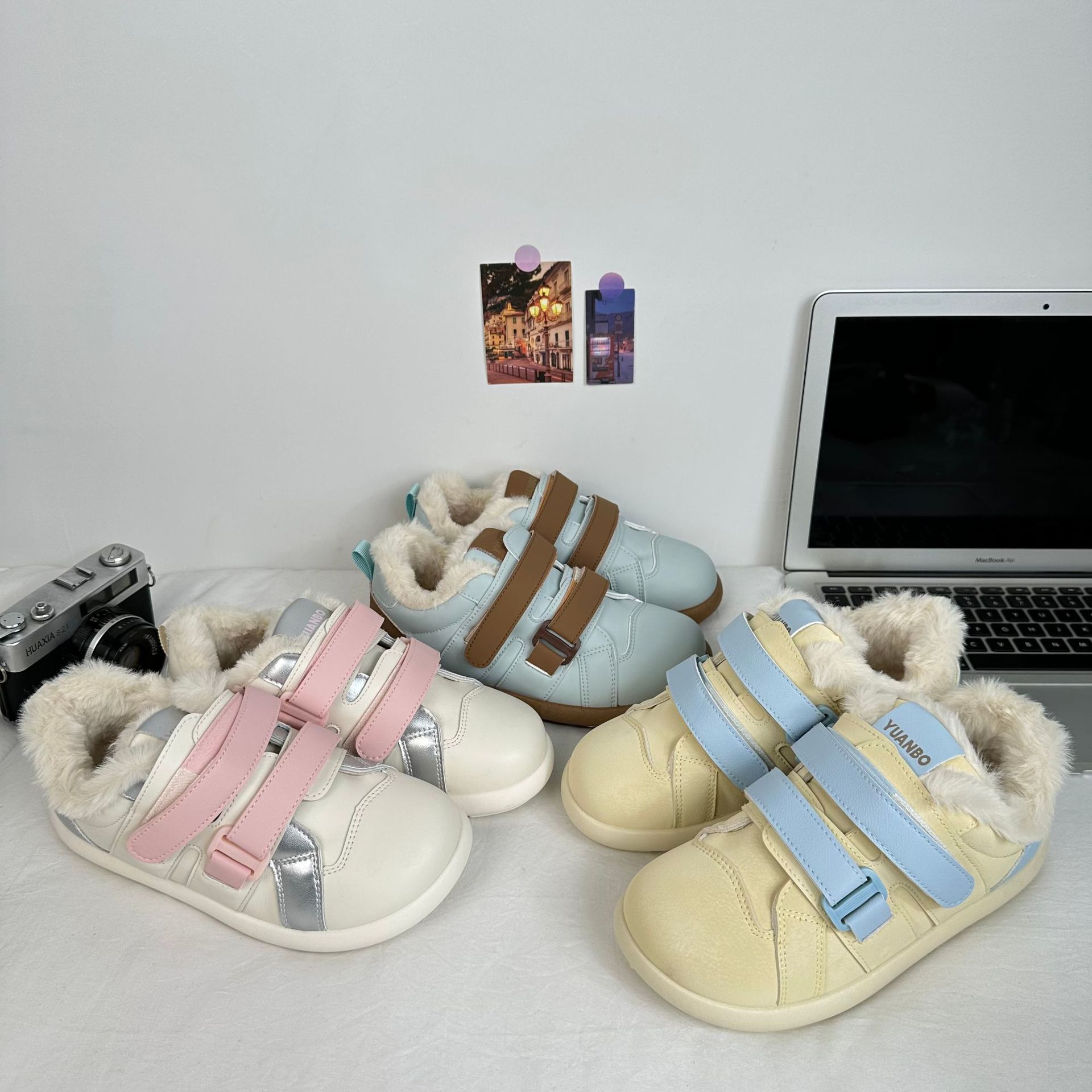 Yuanbo 2024 zapatos de algodón calientes de invierno para niñas, zapatos de skate coreanos universales y zapatos de lana para mujeres image 1