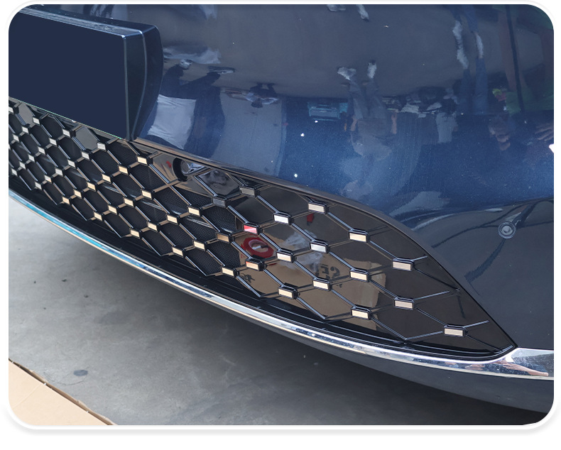 Insect-Proof Net for Wuling M8, Front and Middle Grille, Water Tank Decoration, No Disassembly Required, Integrated Clip-On Insect-Proof Net