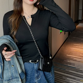 大码女装春秋季新款螺纹V领打底衫女式内搭设计感长袖t恤修身上衣