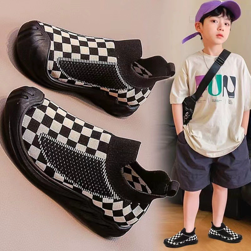 Детские кроссовки для мальчиков 2025: новые весенне-осенние дышащие сетчатые спортивные туфли с нескользящей мягкой подошвой для средних и старших школьников