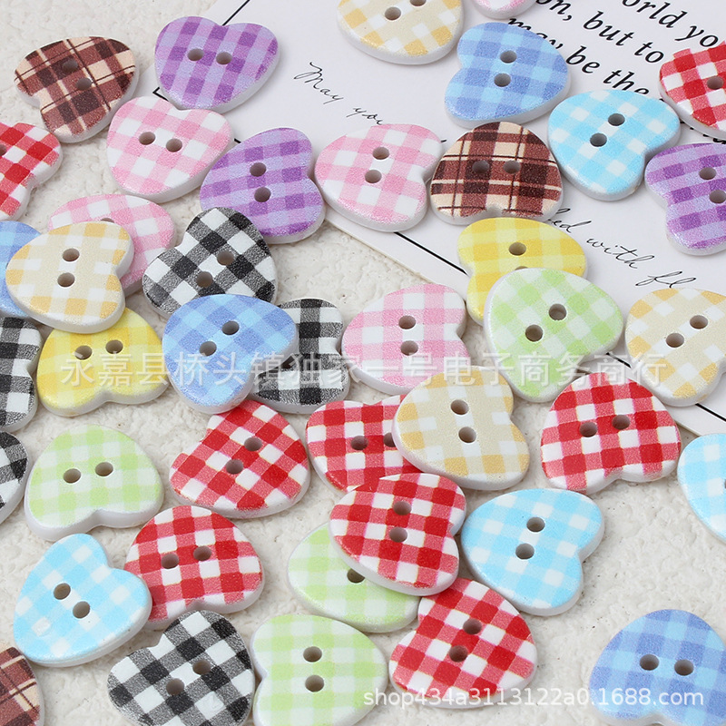 新款可爱格子爱心手工女装童装diy饰品贴画鞋服礼帽装饰扣子|undefined