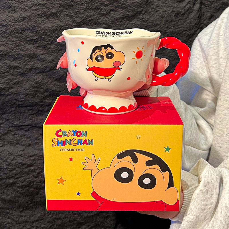 Crayon Shin-chan linda taza de cerámica taza de desayuno de café de pareja taza de agua de alto valor regalo de cumpleaños