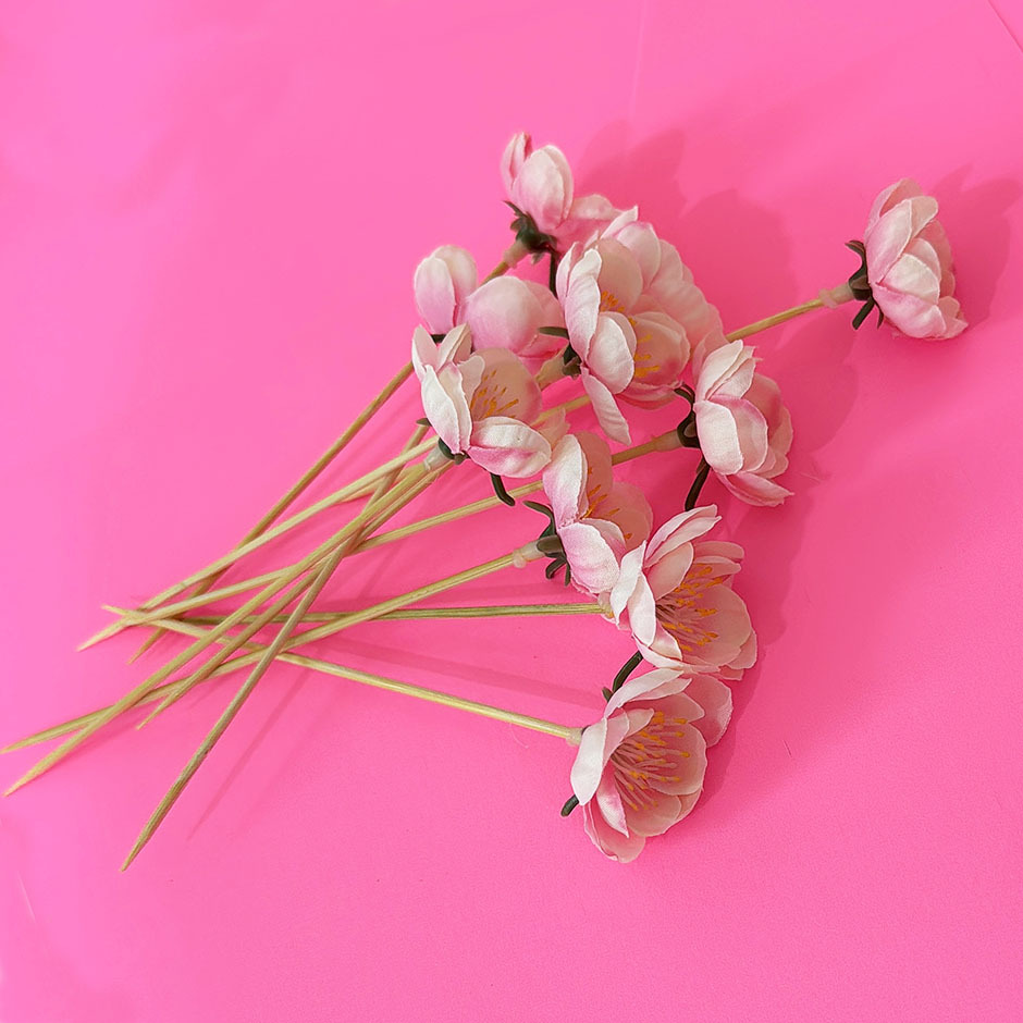 Simulación creativa Plum Blossom Peach Blossom Pear Flower Signo Decoración de platos fríos Firma de inserción Signo de frutas desechable Plato de frutas Decoración de postres